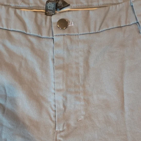 Lululemon Athletica Light Gray Flat Front Shorts - Picture 2 of 6